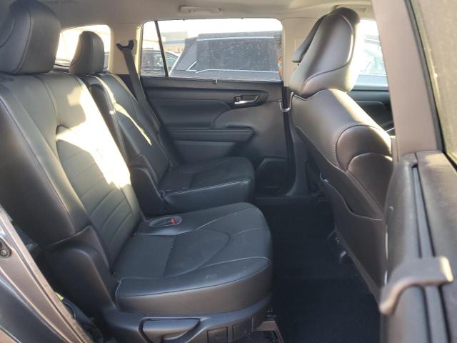 5TDGZRBH8MS084566 - 2021 TOYOTA HIGHLANDER XLE GRAY photo 11