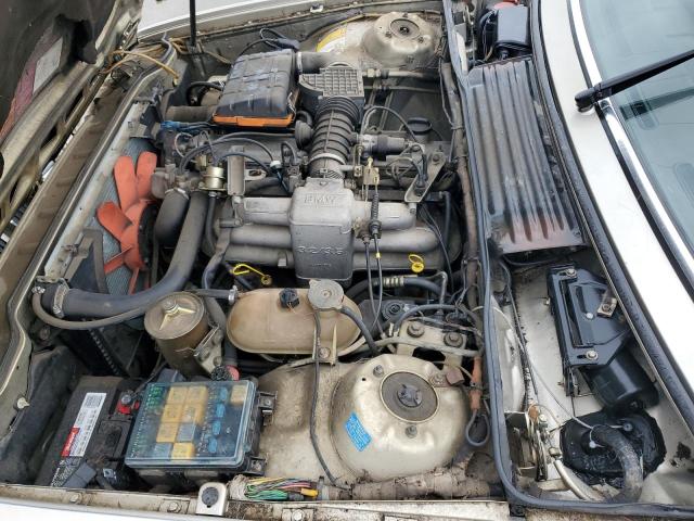 WBAEC8409F0610040 - 1985 BMW 635 CSI AUTOMATIC SILVER photo 11