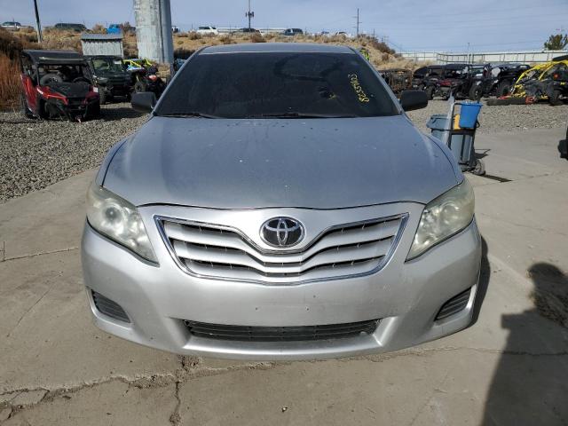 4T4BF3EK5BR215857 - 2011 TOYOTA CAMRY BASE GRAY photo 5