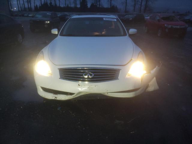 JNKCV64F09M651990 - 2009 INFINITI G37 WHITE photo 5