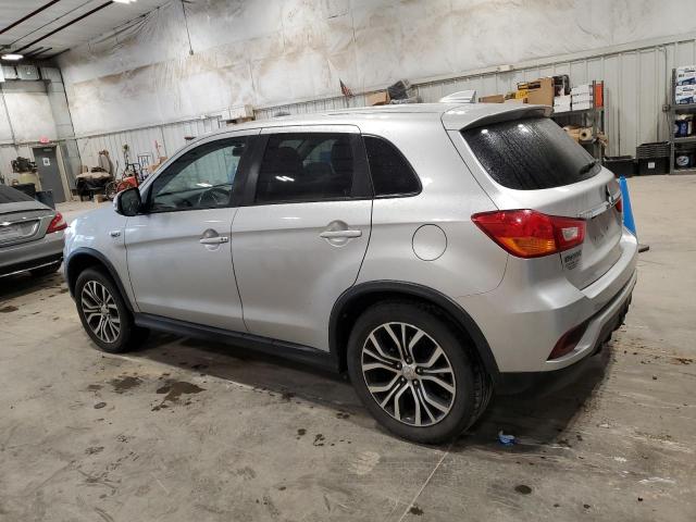 JA4AR3AW9JU013204 - 2018 MITSUBISHI OUTLANDER ES Серебристый фото 2
