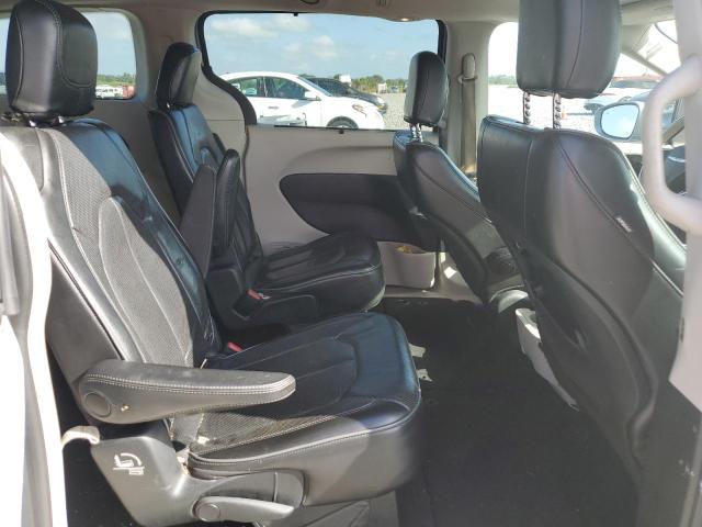 2C4RC1GG3JR245955 - 2018 CHRYSLER PACIFICA LIMITED Silber Foto 11