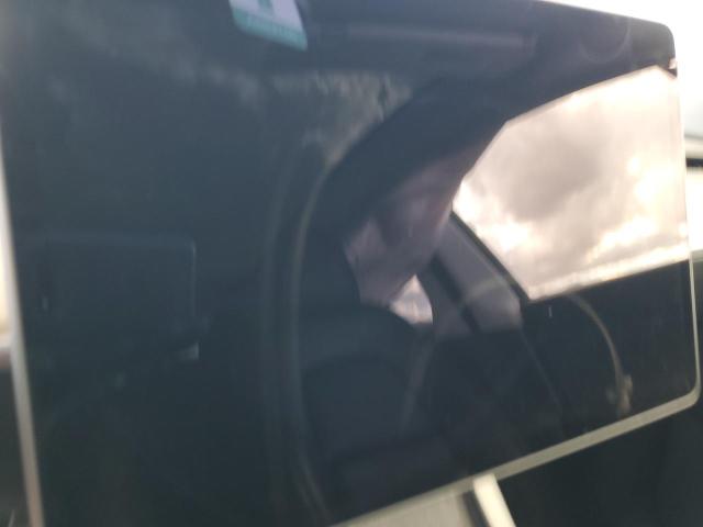 5YJYGAEE5MF270003 - 2021 TESLA MODEL Y Белый фото 9