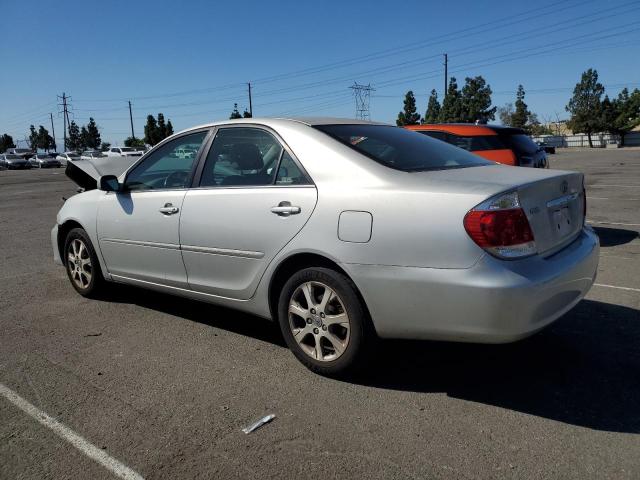 4T1BE30K56U692833 - 2006 TOYOTA CAMRY LE ვერცხლისფერი ფოტო 2