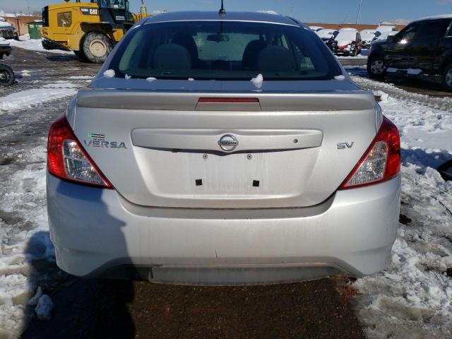 3N1CN7AP5KL838858 - 2019 NISSAN VERSA S SILVER photo 6