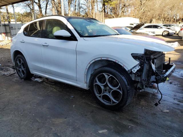 ZASPAJAN7L7C76156 - 2020 ALFA ROMEO STELVIO WHITE photo 4