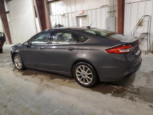 3FA6P0H73HR155621 - 2017 FORD FUSION SE GRAY photo 2