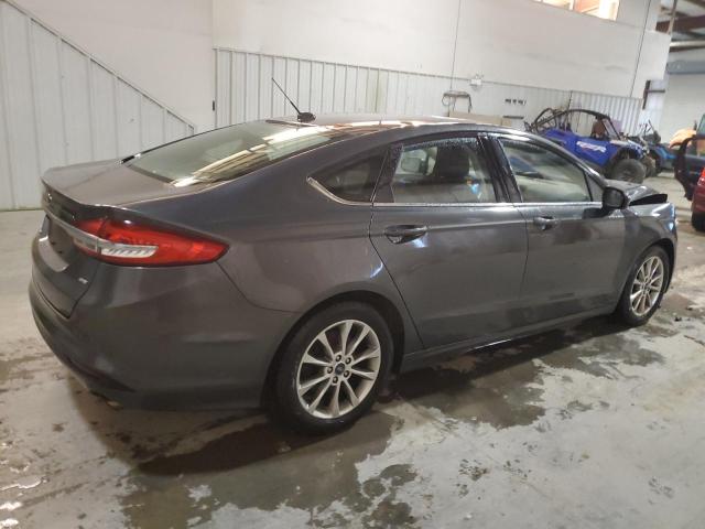 3FA6P0H73HR155621 - 2017 FORD FUSION SE GRAY photo 3