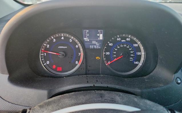 KMHCT5AE0GU237579 - 2016 HYUNDAI ACCENT SE SILVER photo 9