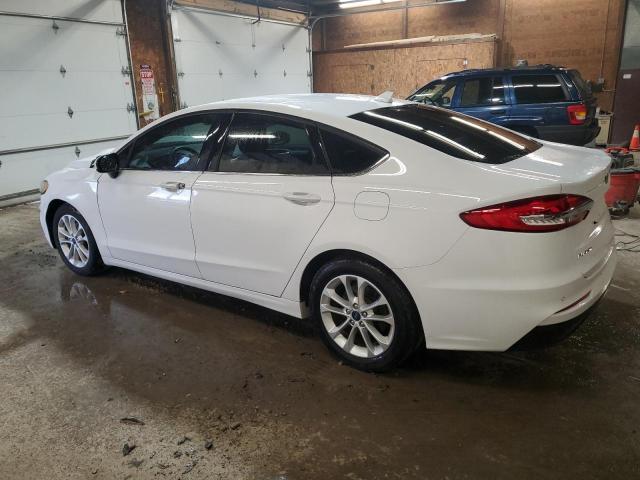 3FA6P0HD3KR186087 - 2019 FORD FUSION SE WHITE photo 2