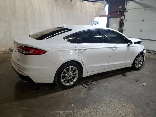 3FA6P0HD3KR186087 - 2019 FORD FUSION SE WHITE photo 3