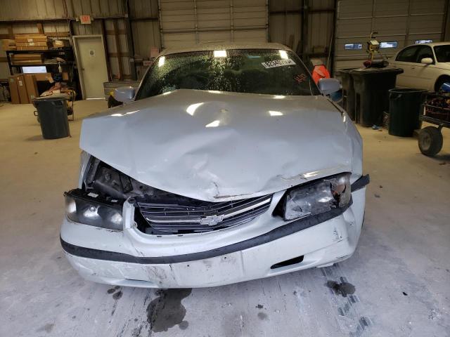 2G1WF52E139387093 - 2003 CHEVROLET IMPALA WHITE photo 5