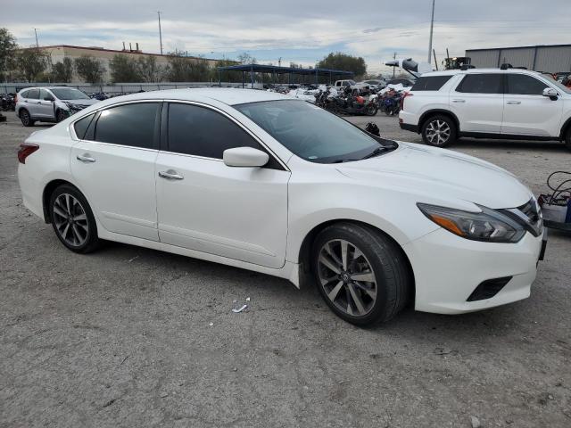 1N4AL3AP3HN324475 - 2017 NISSAN ALTIMA 2.5 WHITE photo 4