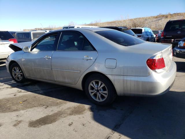 4T1BF30K25U105869 - 2005 TOYOTA CAMRY LE SILVER photo 2