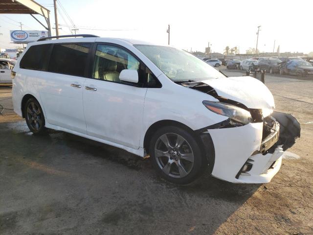 5TDXZ3DC8JS929779 - 2018 TOYOTA SIENNA SE WHITE photo 4