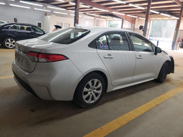 5YFEPMAE9NP298418 - 2022 TOYOTA COROLLA LE Күміс фото 3