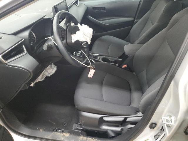 5YFEPMAE9NP298418 - 2022 TOYOTA COROLLA LE Күміс фото 7