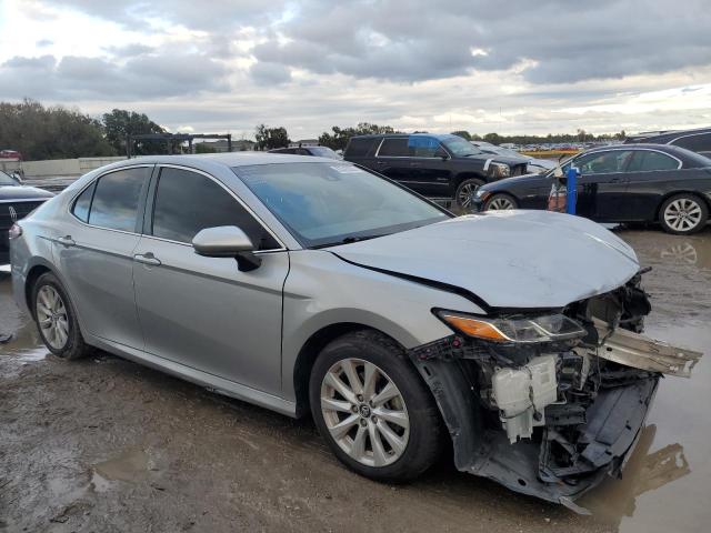 4T1B11HK3KU769133 - 2019 TOYOTA CAMRY L SILVER photo 4