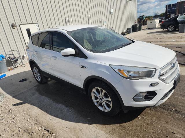 1FMCU9G9XHUD67885 - 2017 FORD ESCAPE SE WHITE photo 4