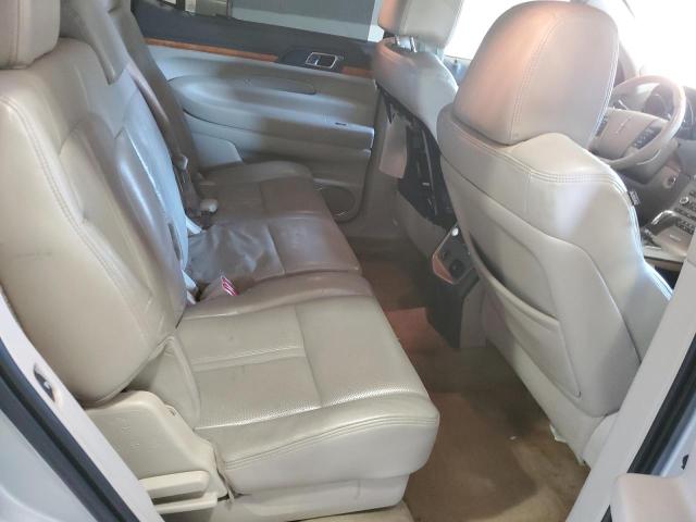 2LMHJ5AR1ABJ04653 - 2010 LINCOLN MKT SILVER photo 11