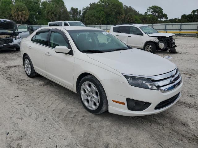3FAHP0HA6BR316314 - 2011 FORD FUSION SE WHITE photo 4