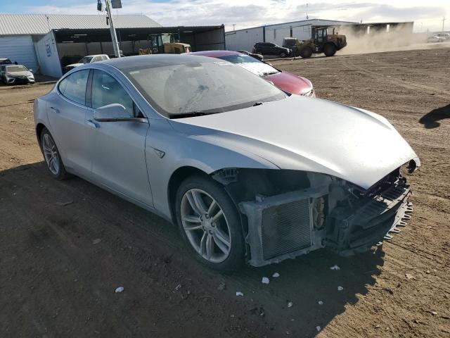 5YJSA1CN0DFP20456 - 2013 TESLA MODEL S ვერცხლისფერი ფოტო 4