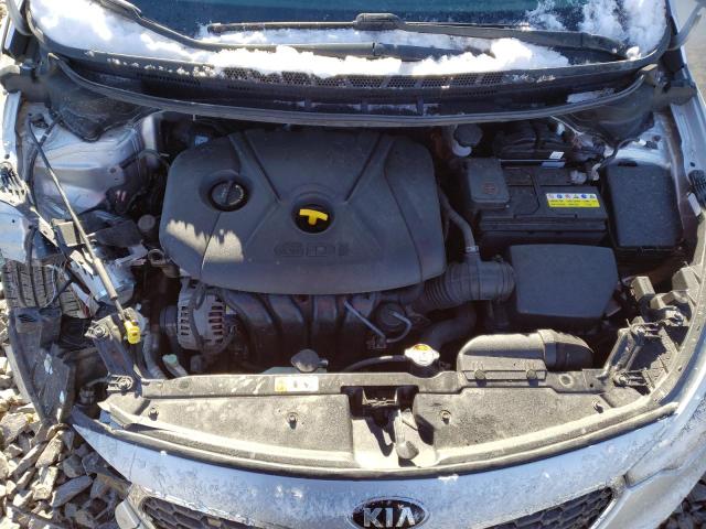 KNAFK5A83G5525196 - 2016 KIA FORTE LX SILVER photo 11