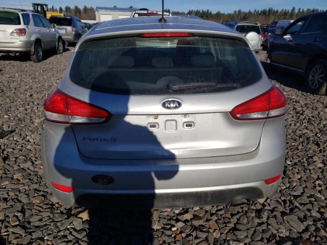 KNAFK5A83G5525196 - 2016 KIA FORTE LX SILVER photo 6