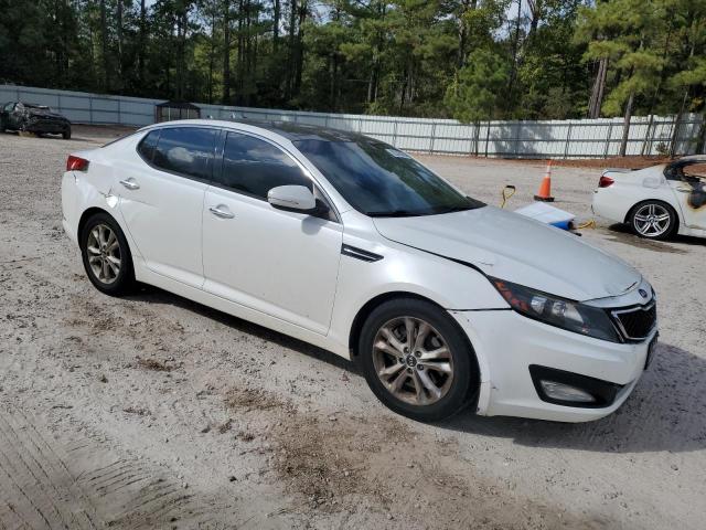 KNAGN4A66B5138770 - 2011 KIA OPTIMA EX WHITE photo 4