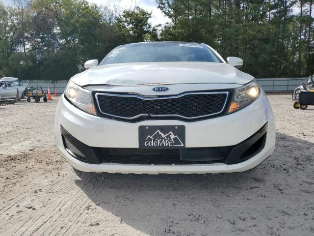 KNAGN4A66B5138770 - 2011 KIA OPTIMA EX WHITE photo 5
