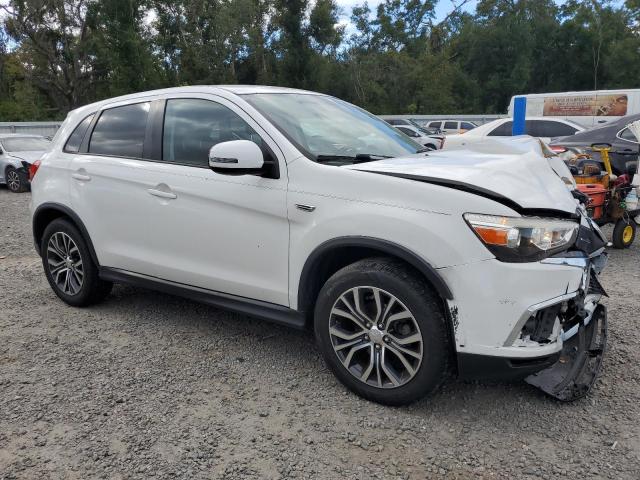 JA4AP3AU6KU034128 - 2019 MITSUBISHI OUTLANDER ES Білий фото 4