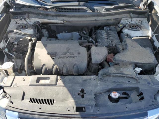JA4AD2A34GZ020927 - 2016 MITSUBISHI OUTLANDER ES Blanco foto 11