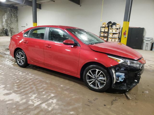 3KPF24AD2PE581919 - 2023 KIA FORTE LX RED photo 4