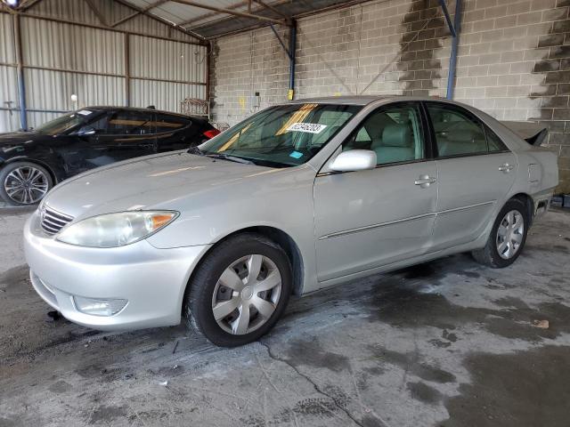 4T1BE30K25U061911 - 2005 TOYOTA CAMRY LE SILVER photo 1