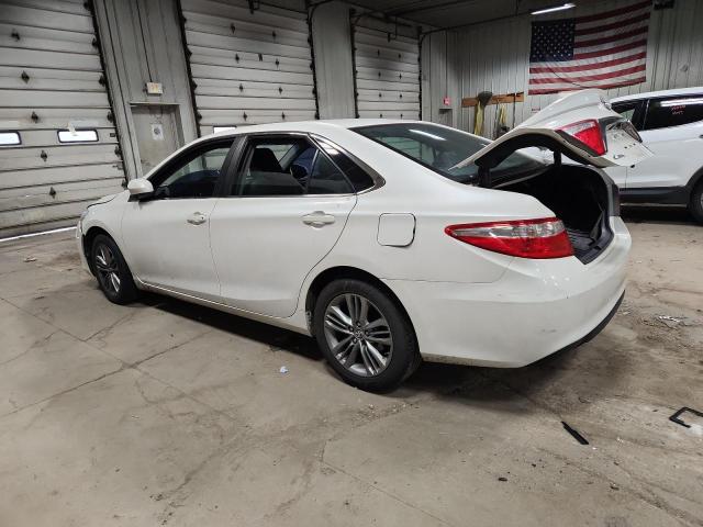 4T1BF1FKXFU933200 - 2015 TOYOTA CAMRY LE WHITE photo 2