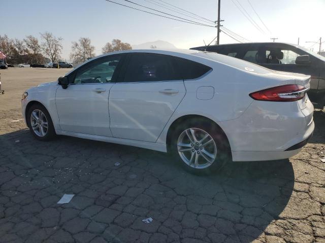 3FA6P0HD6JR253280 - 2018 FORD FUSION SE WHITE photo 2