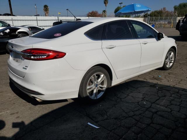 3FA6P0HD6JR253280 - 2018 FORD FUSION SE WHITE photo 3