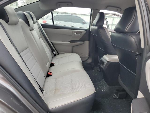 4T1BF1FK6HU343238 - 2017 TOYOTA CAMRY LE GRAY photo 10