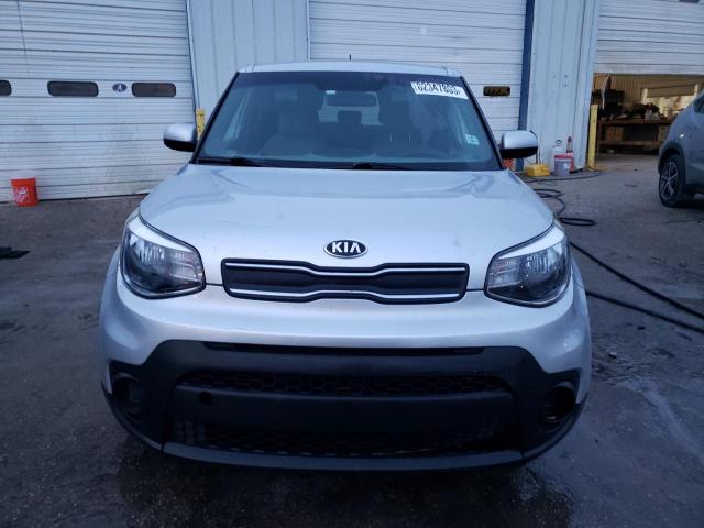 KNDJN2A27J7598498 - 2018 KIA SOUL SILVER photo 5