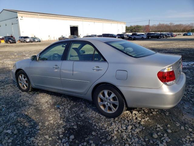 4T1BE30K45U058380 - 2005 TOYOTA CAMRY LE SILVER photo 2