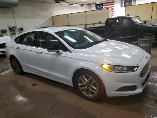 3FA6P0H79GR240803 - 2016 FORD FUSION SE WHITE photo 4