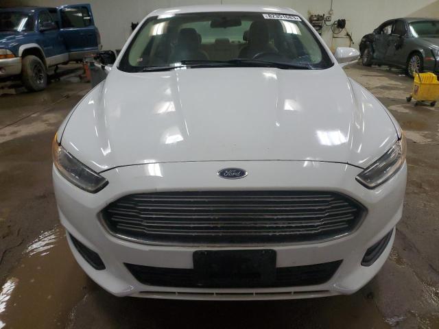 3FA6P0H79GR240803 - 2016 FORD FUSION SE WHITE photo 5