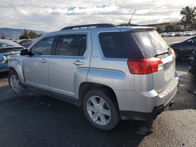 2CTFLTE56B6236237 - 2011 GMC TERRAIN SLE SILVER photo 2