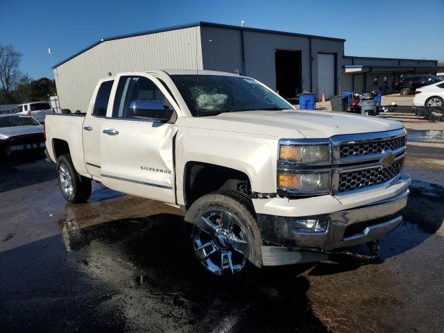 3GCPCSEC2FG148529 - 2015 CHEVROLET SILVERADO C1500 LTZ WHITE photo 4