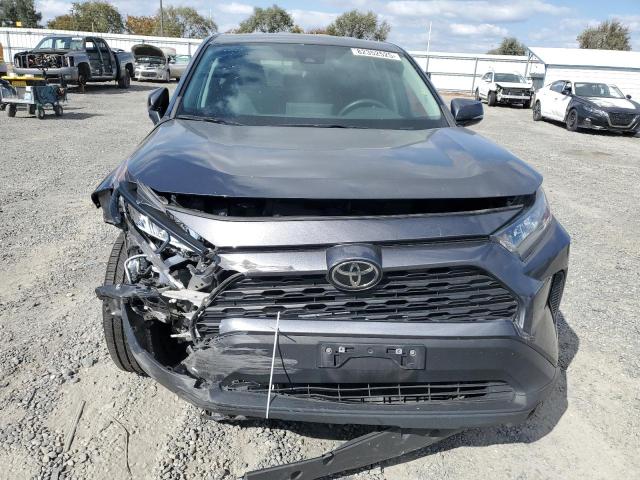 2T3K1RFV3NC176087 - 2022 TOYOTA RAV4 LE 灰色 照片 5