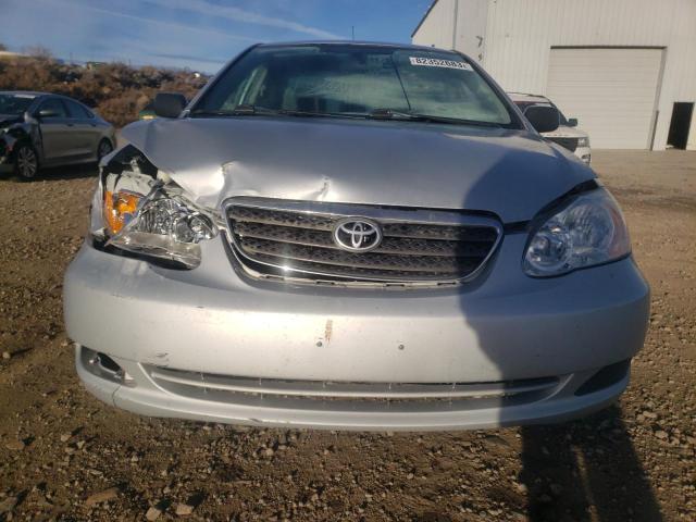 2T1BR32E75C498378 - 2005 TOYOTA COROLLA CE SILVER photo 5