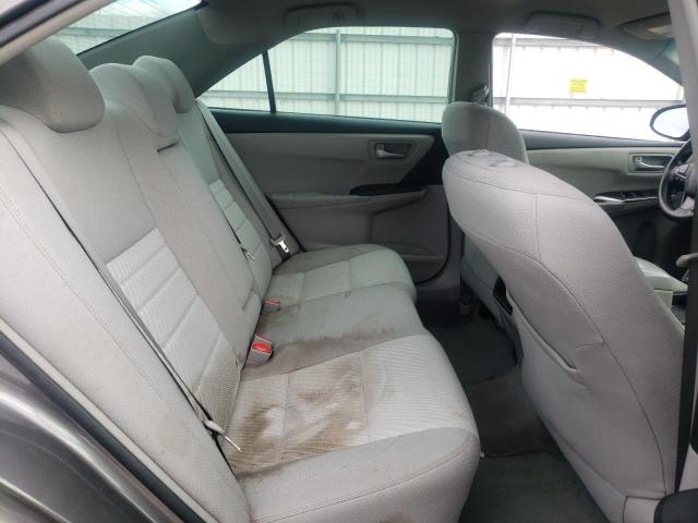4T1BF1FK9HU664660 - 2017 TOYOTA CAMRY LE GRAY photo 10