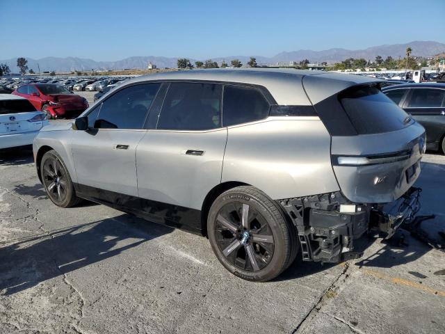 WB523CF03RCR16574 - 2024 BMW IX XDRIVE50 Boz foto 2