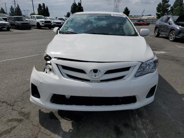 5YFBU4EE0DP220646 - 2013 TOYOTA COROLLA BASE WHITE photo 5