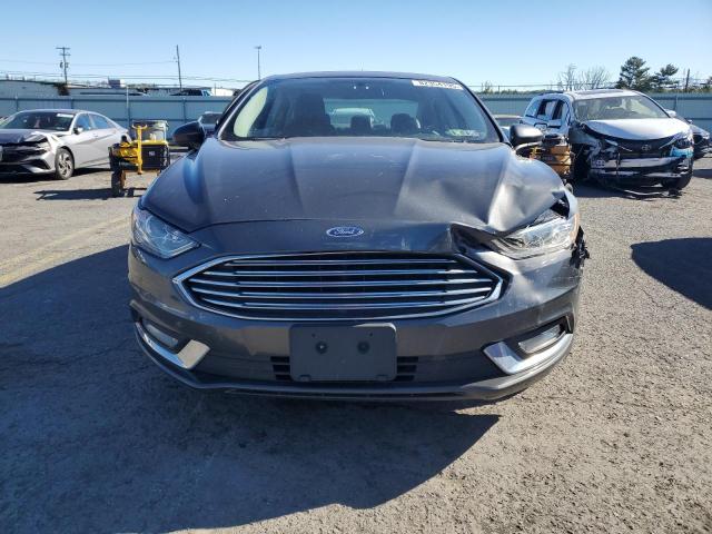 3FA6P0H7XJR275809 - 2018 FORD FUSION SE BLACK photo 5